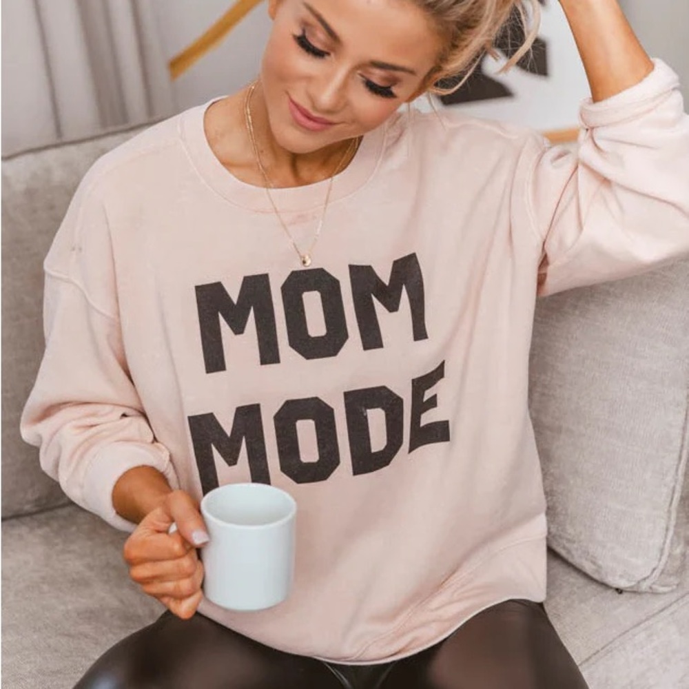 MOM MODE Pink Black Font Pullover Sweatshirt Medium